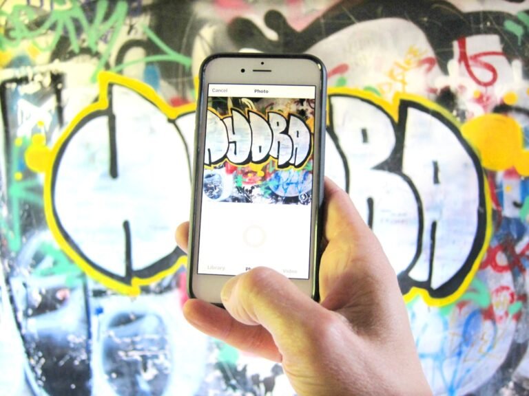 Street art and graffiti representing the intersection of Instagram art and fashion culture