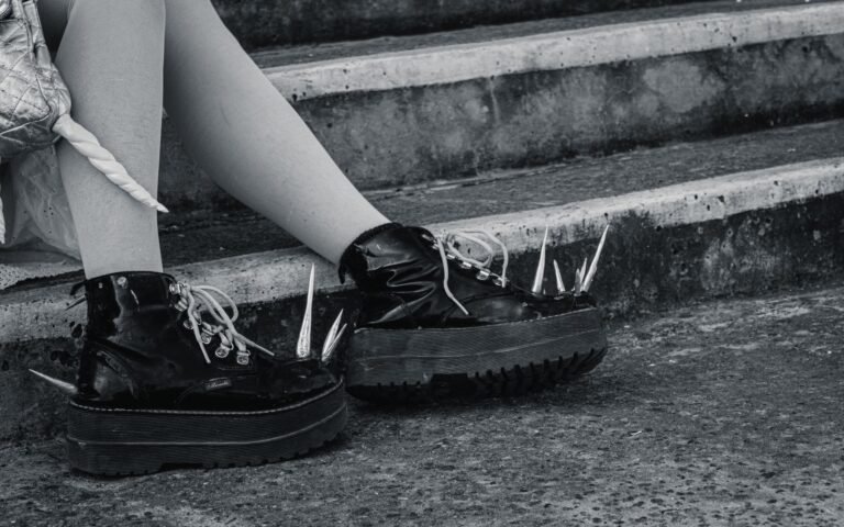 Alt Aesthetic Outfits: How to Build an Alternative Fashion Identity in 2026