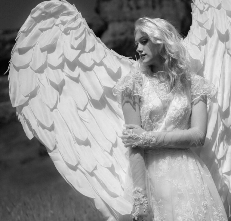 Angelcore Aesthetic Outfits: How to Dress the Ethereal Celestial Style