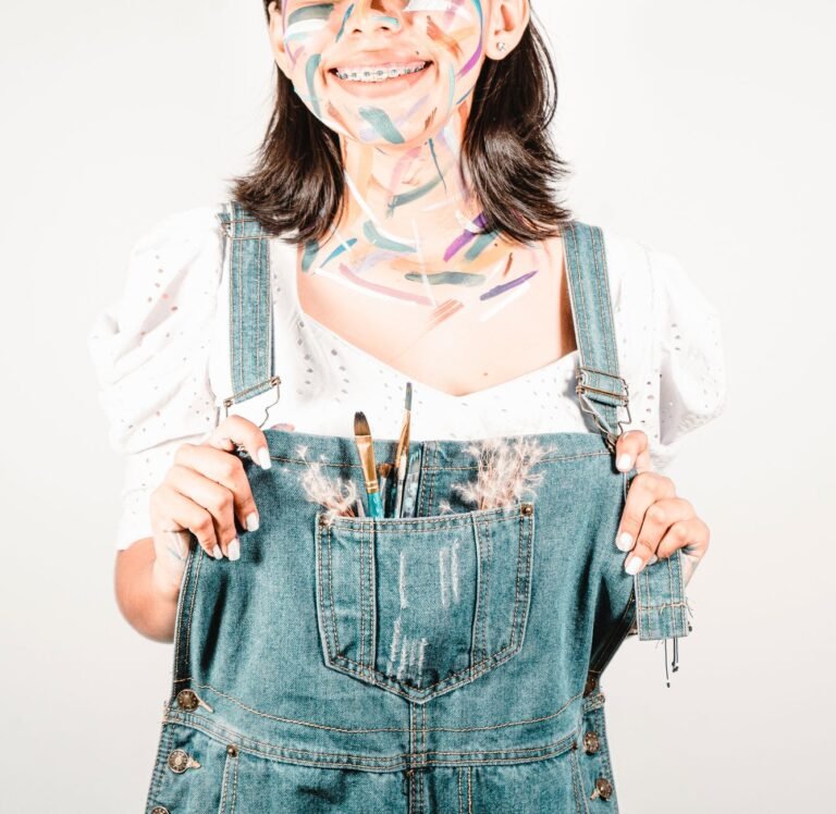 Art Hoe Aesthetic Outfits: How to Dress the Creative, Art-Inspired Style