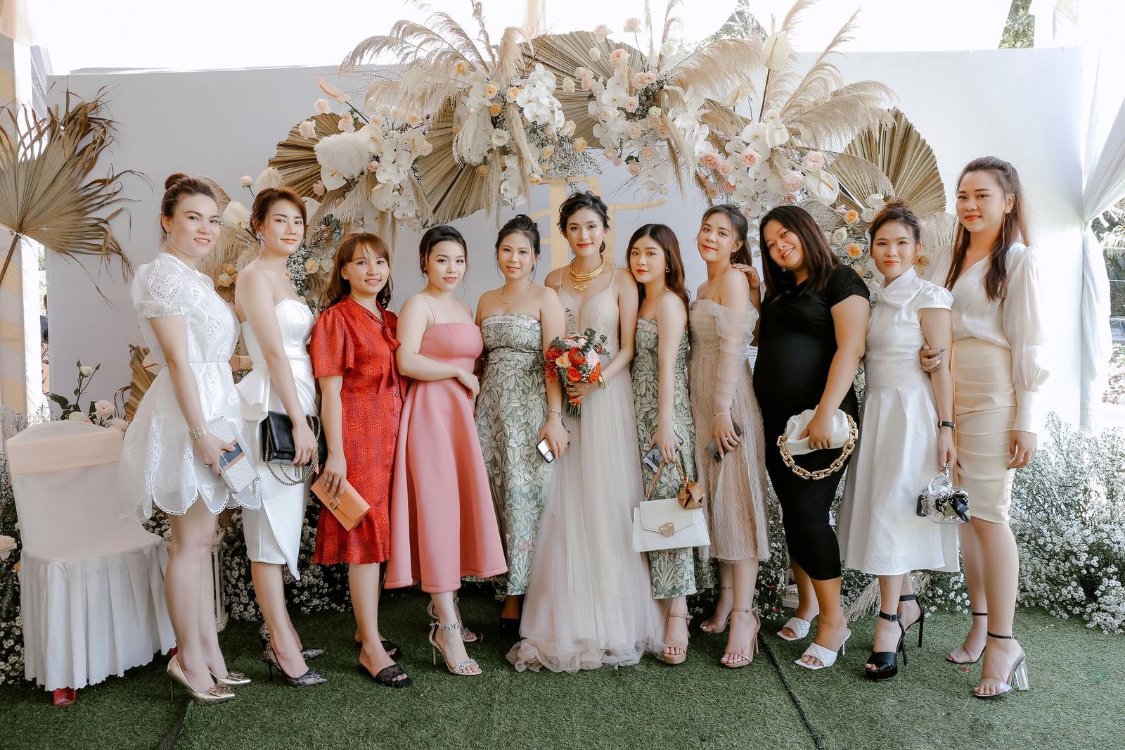 Beach Wedding Guest Outfit Ideas