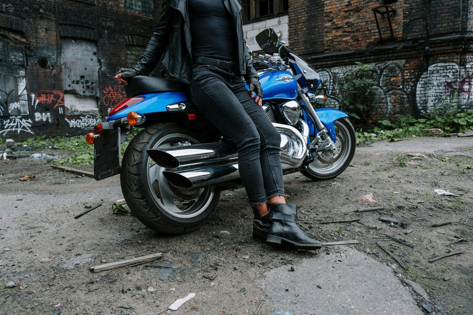 Biker Aesthetic Outfits: How to Dress the Rebellious Moto Style in 2026