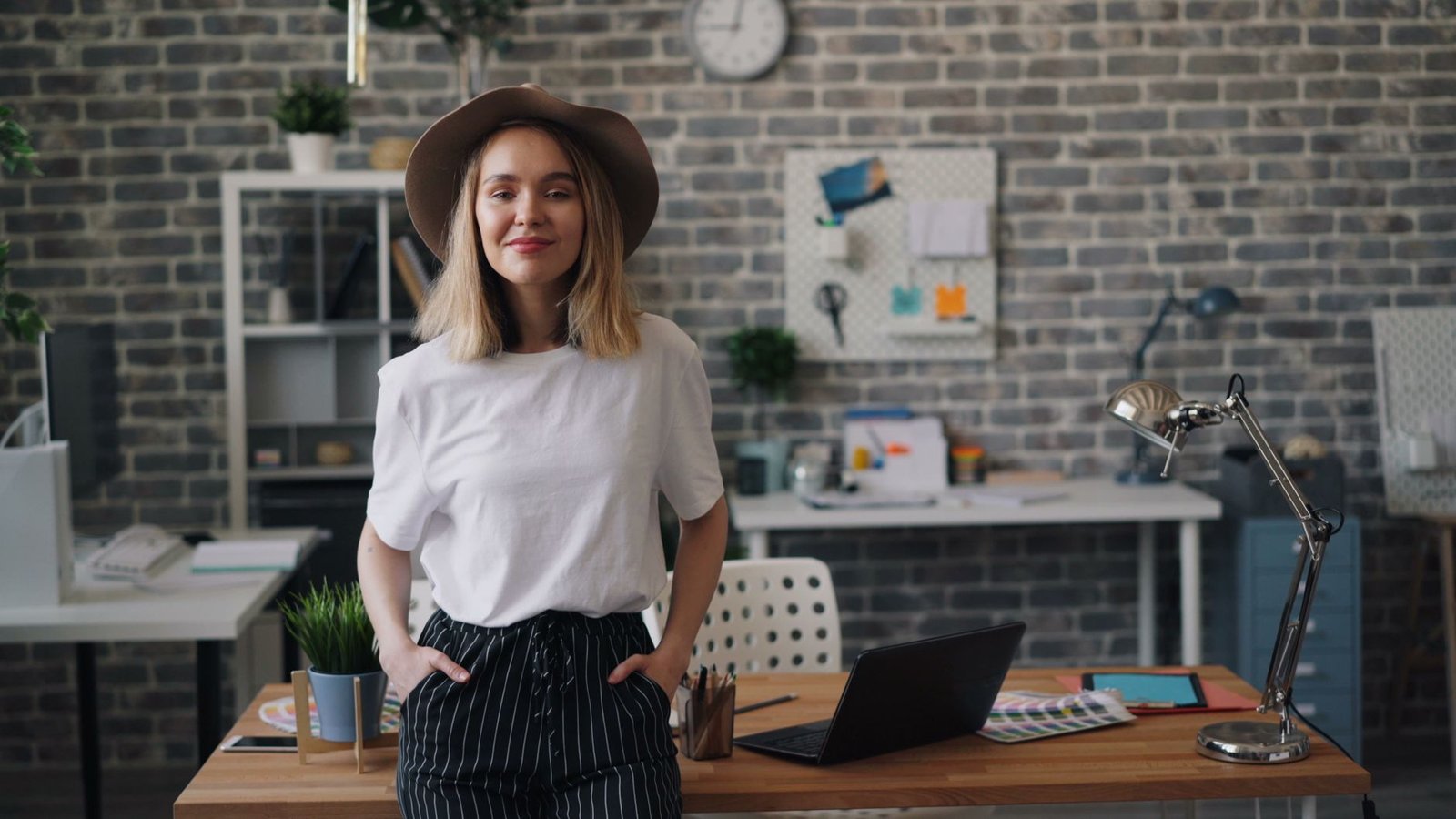 Casual Friday Outfit Ideas: Effortless Looks for the End of the Week