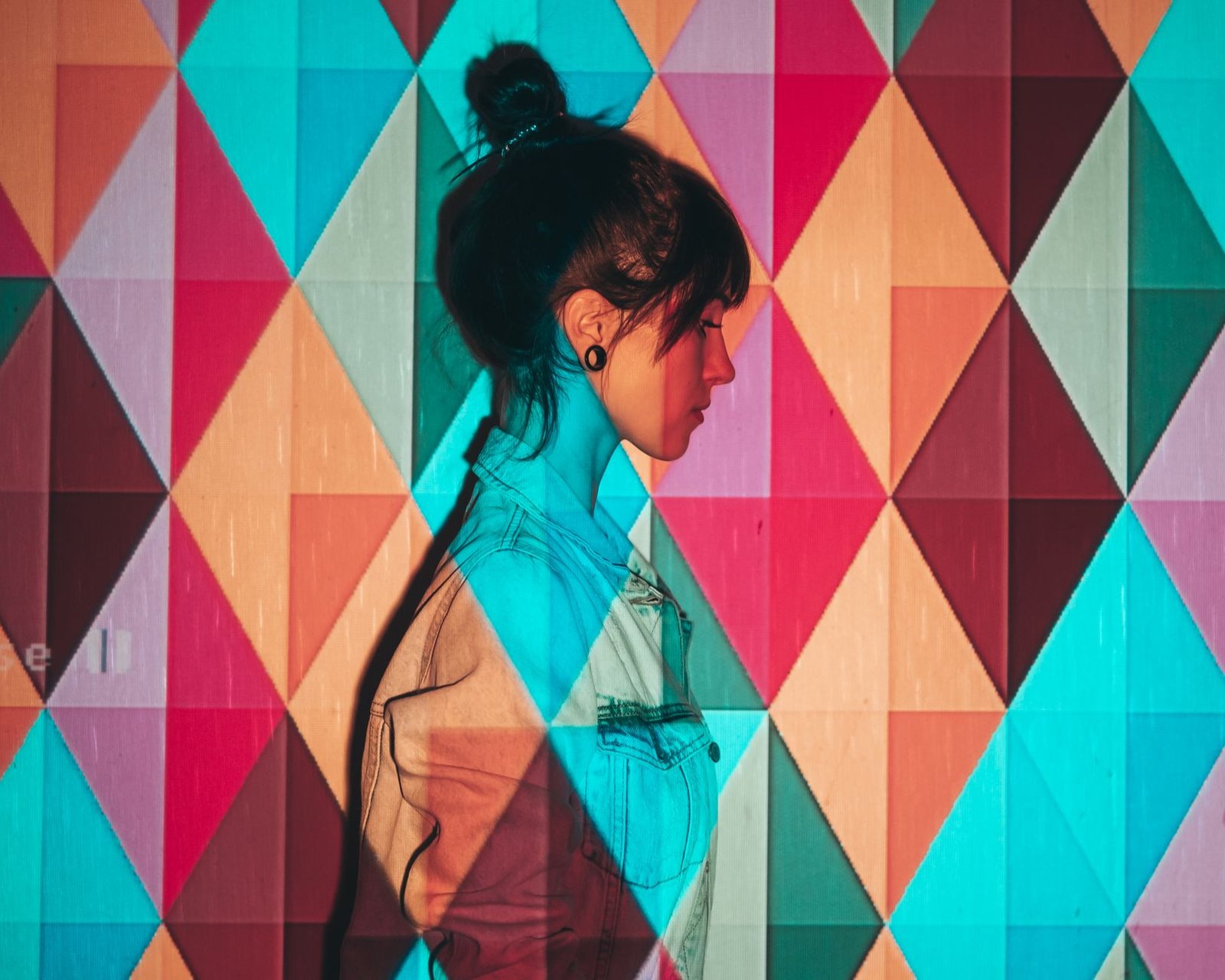 Geometric color blocking style in contemporary fashion