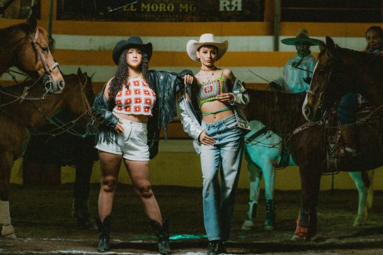 Cowboycore Aesthetic Outfits: How to Dress the Western Fashion Trend in 2026