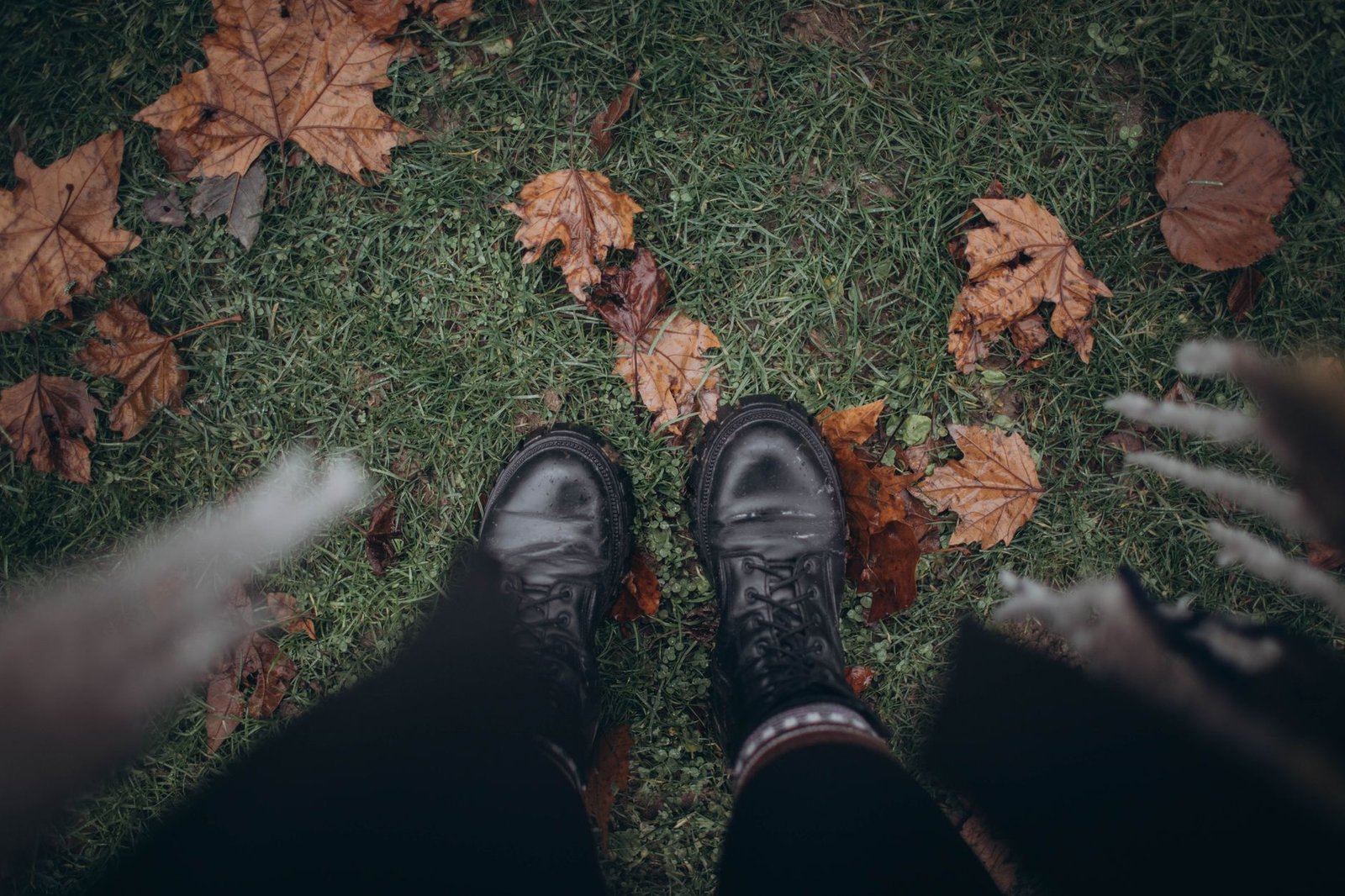 Dark academia autumn look with leather boots