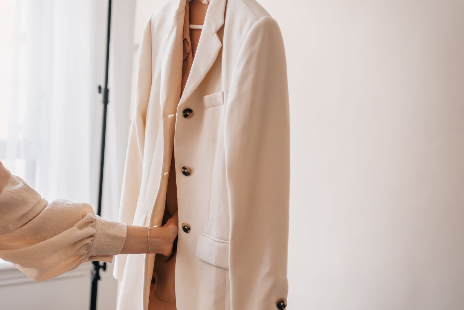 Sophisticated women fashion quality capsule wardrobe neutral minimal chic