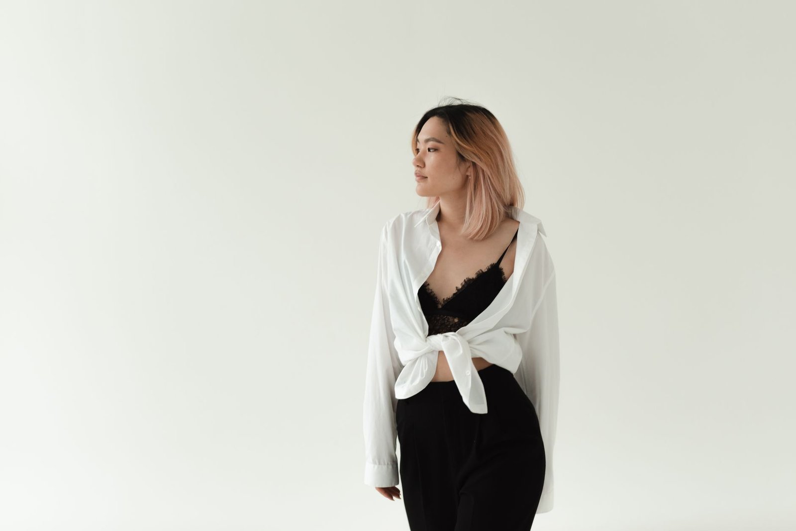 French girl aesthetic women fashion minimal wardrobe quality basics