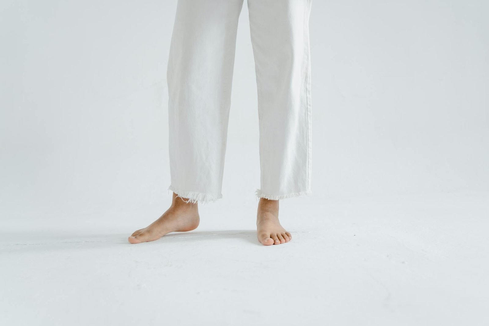 Gender neutral fashion oversized wide leg outfit
