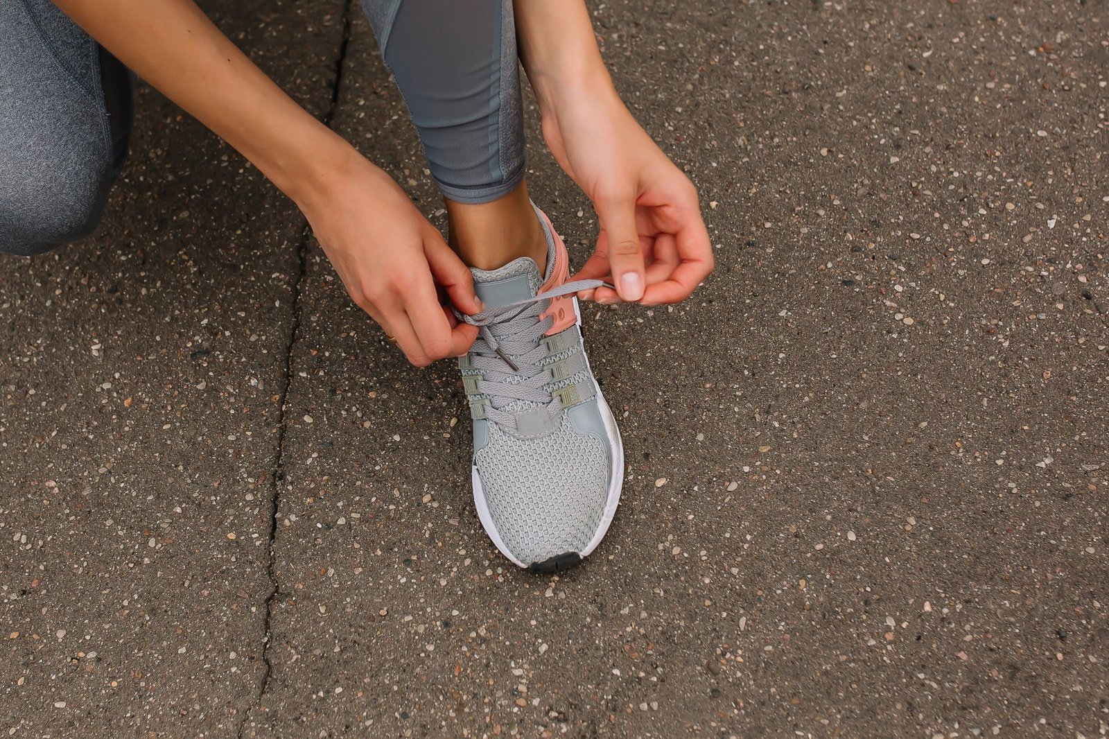 Colorful gradient running shoes with ombre upper design