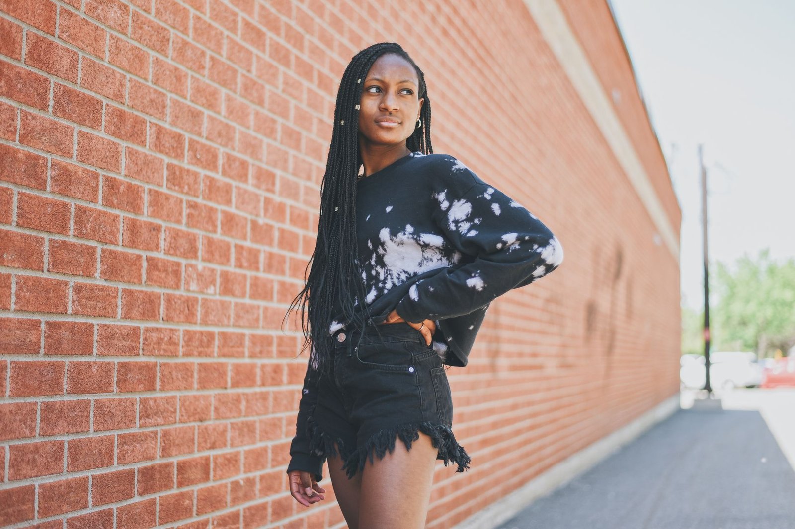 Ombre sweatshirt street style look 2026