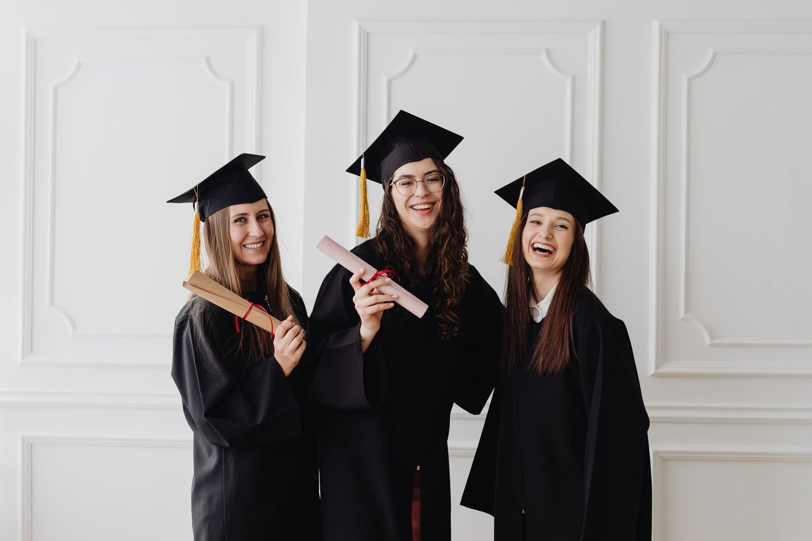 Graduation Outfit Ideas: What to Wear to Every Type of Ceremony in 2026