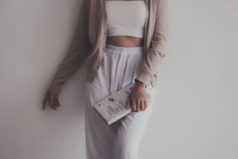 How to Build Aesthetic Outfits: The Complete Guide to Intentional Dressing