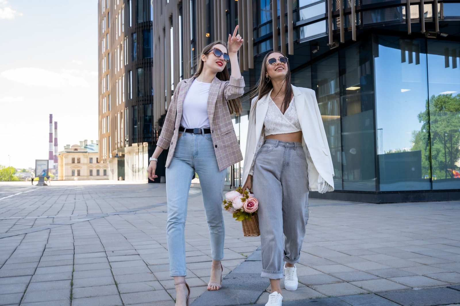 Boyfriend jeans blazer heels women fashion smart casual street style