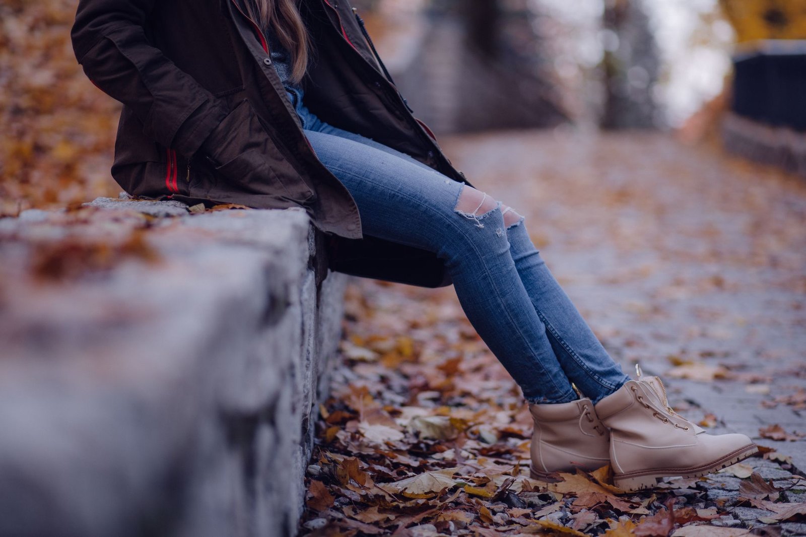 Camel tan jeans women fashion warm neutral casual street style