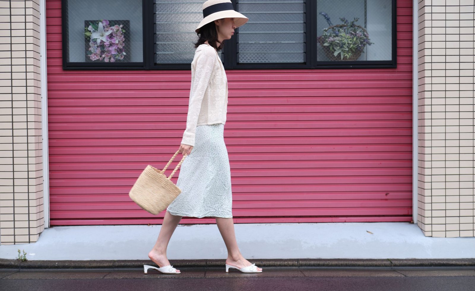 Kitten heels midi skirt fashion elegant feminine outfit