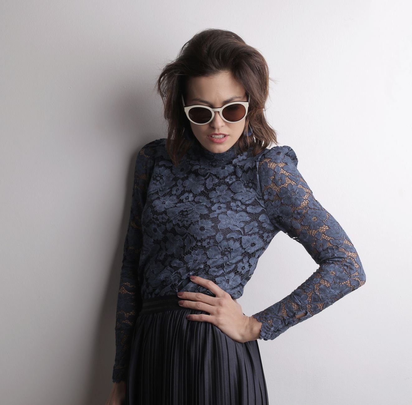 How to Style a Lace Skirt: Feminine Outfit Ideas From Day to Night