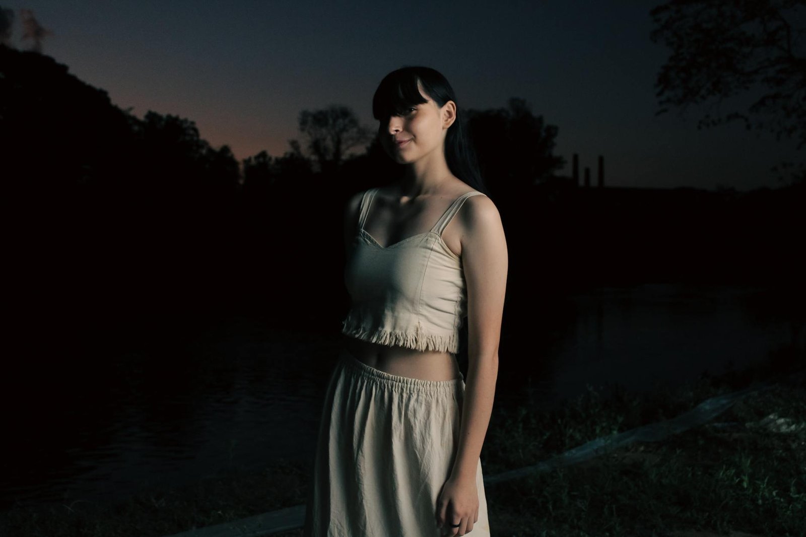 Linen maxi skirt fitted top summer fashion outfit