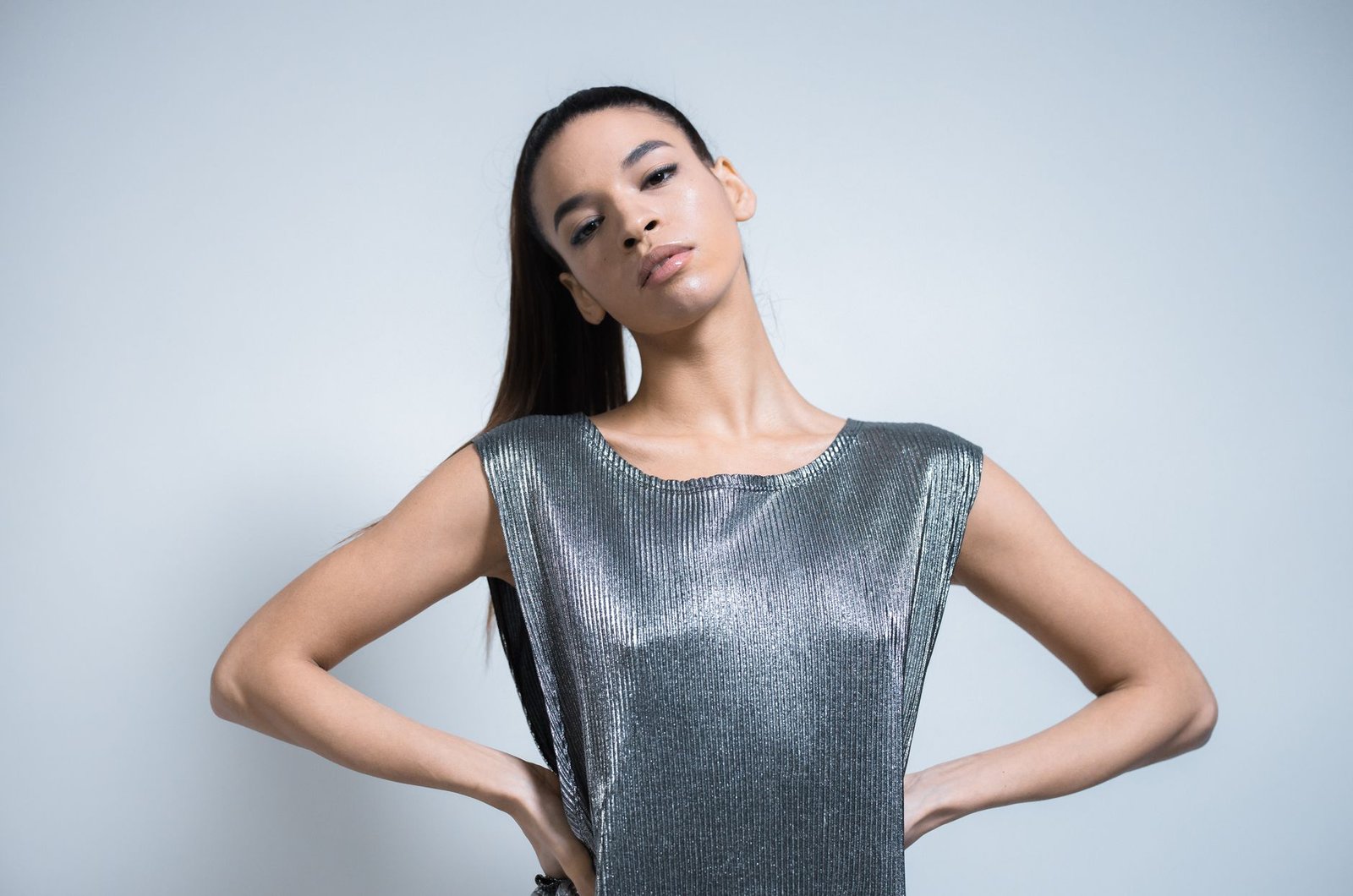 Metallic silver dress women fashion evening party glamour look
