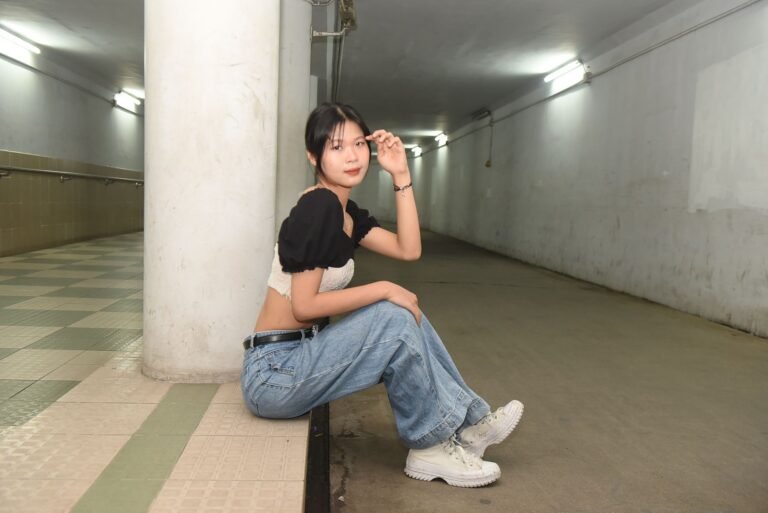 How to Style Mom Jeans