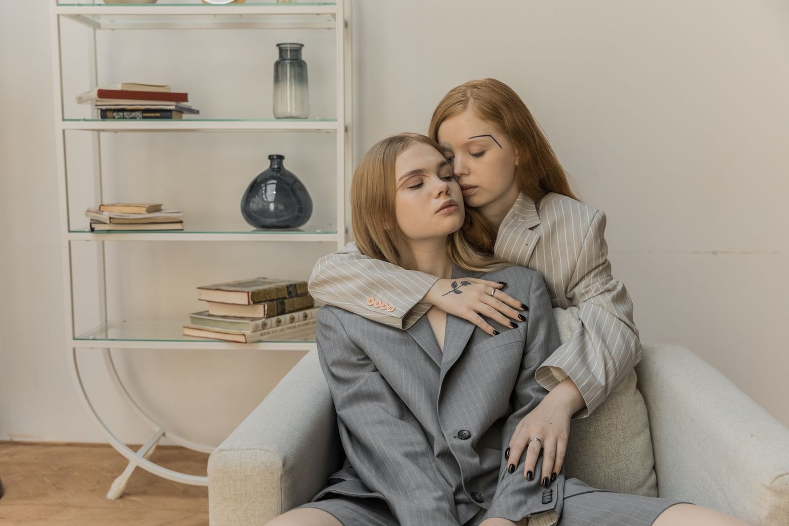 how-to-style-pinstripe-blazer fashion editorial