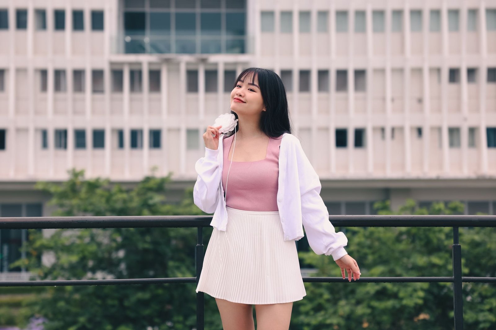 Pleated skirt oversized tee streetwear casual outfit