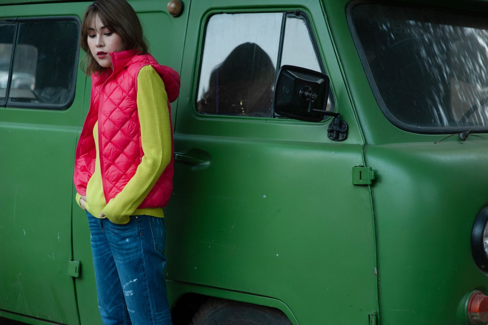 Puffer quilted jacket jeans trainers women fashion casual