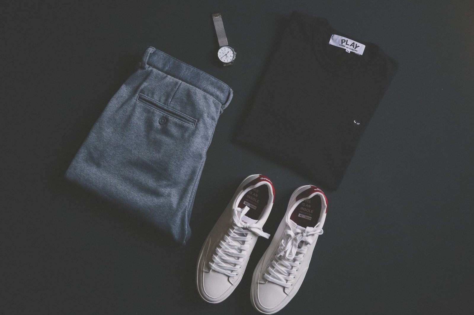 White sneakers casual street style outfit