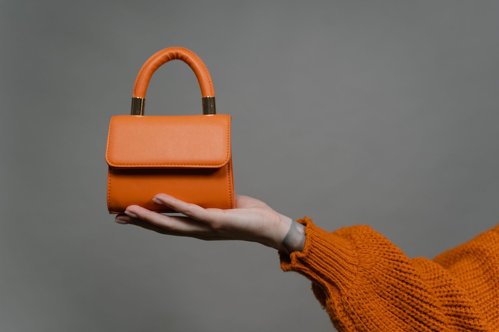 How to Style a Statement Bag