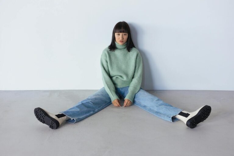 How to Style a Turtleneck: Outfit Ideas for Every Aesthetic and Season