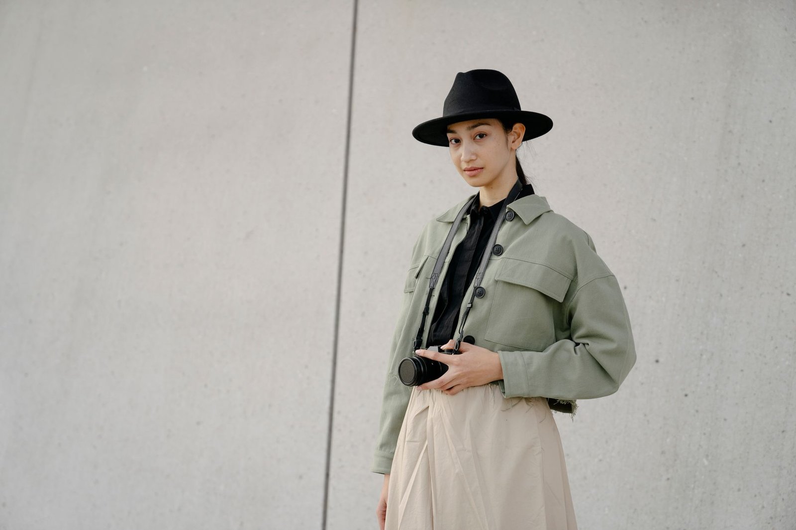 Cargo jacket women fashion street style minimal casual outfit