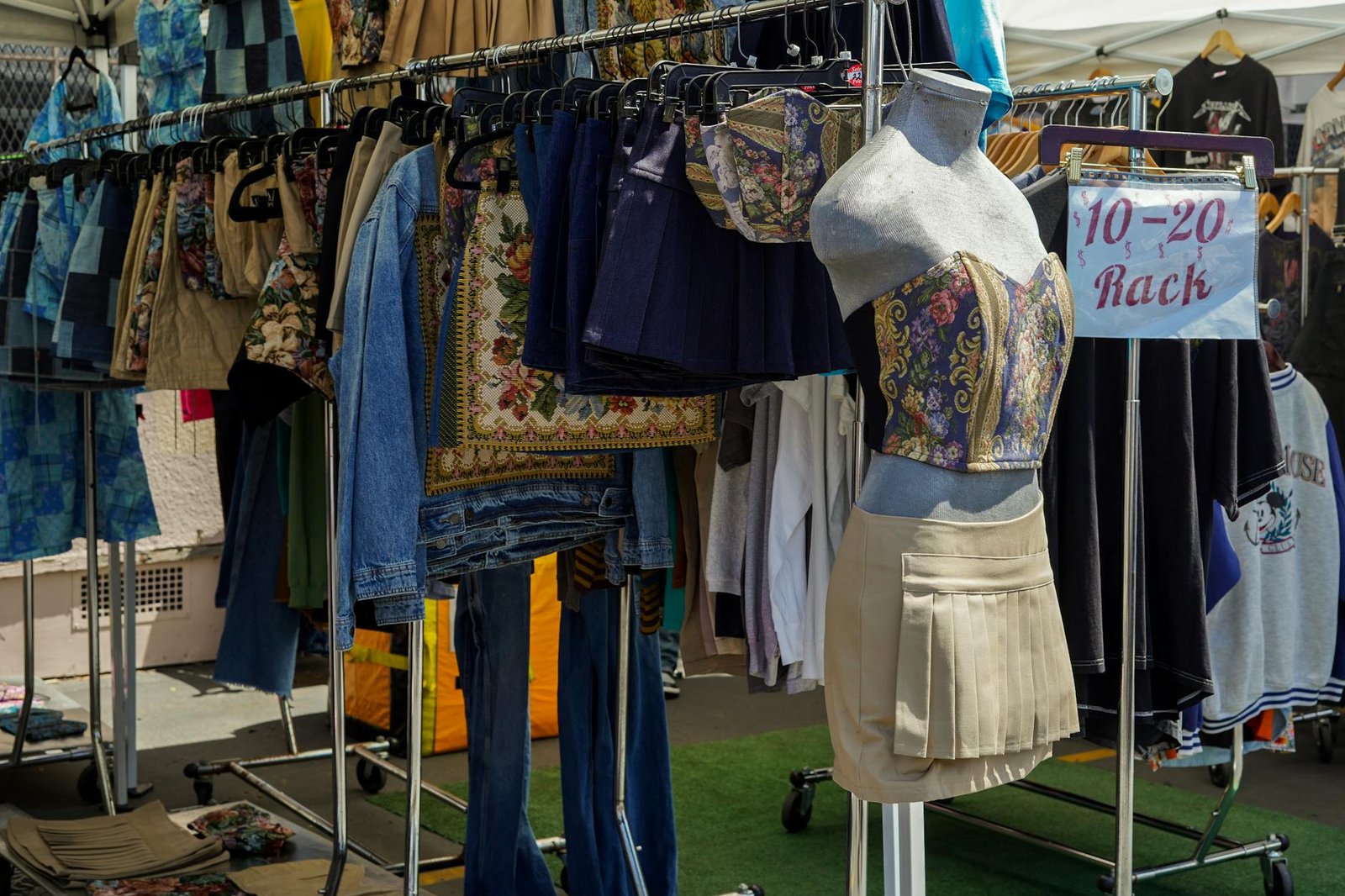 Indie Aesthetic Outfits: How to Build an Authentic Independent Style in 2026