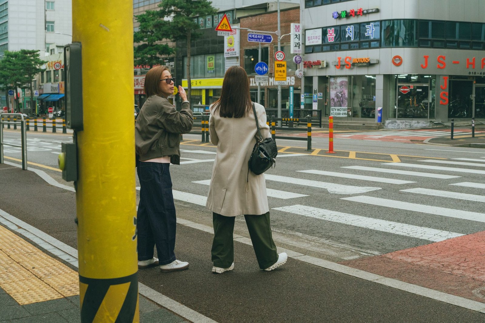 Korean Fashion Style: Key Trends and How to Wear Them