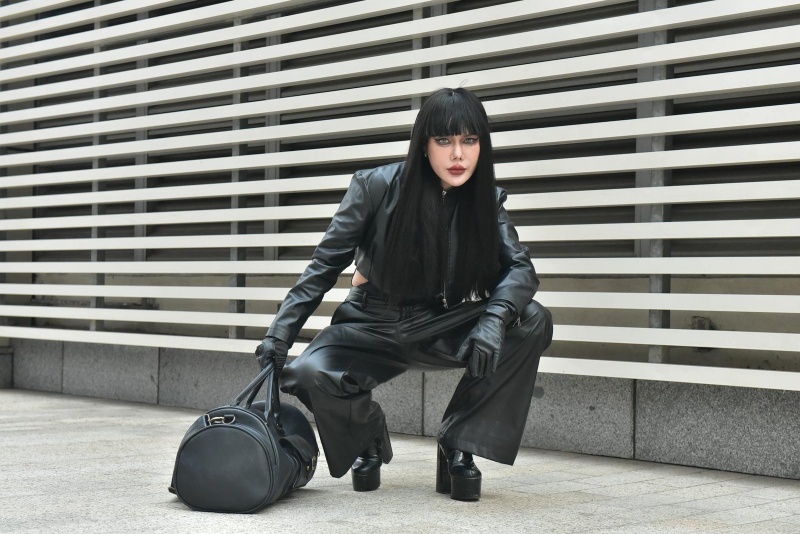 All black monochromatic streetwear outfit