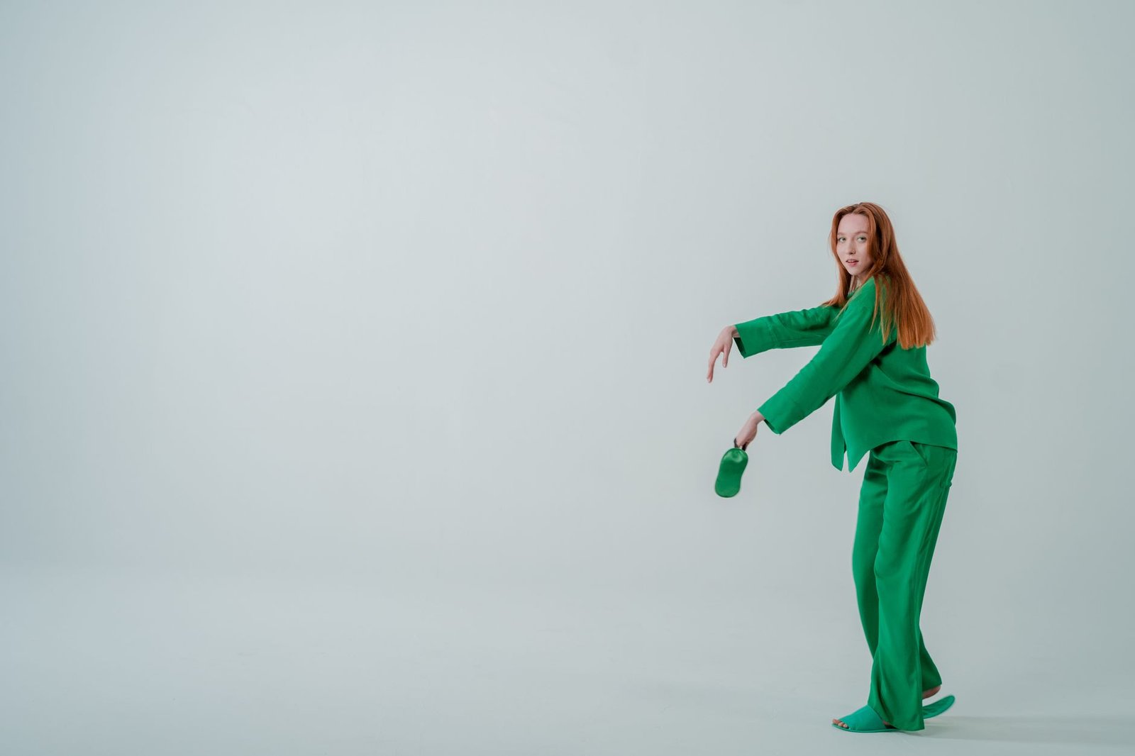 Monochromatic Outfit Guide: How to Dress in One Color and Look Good