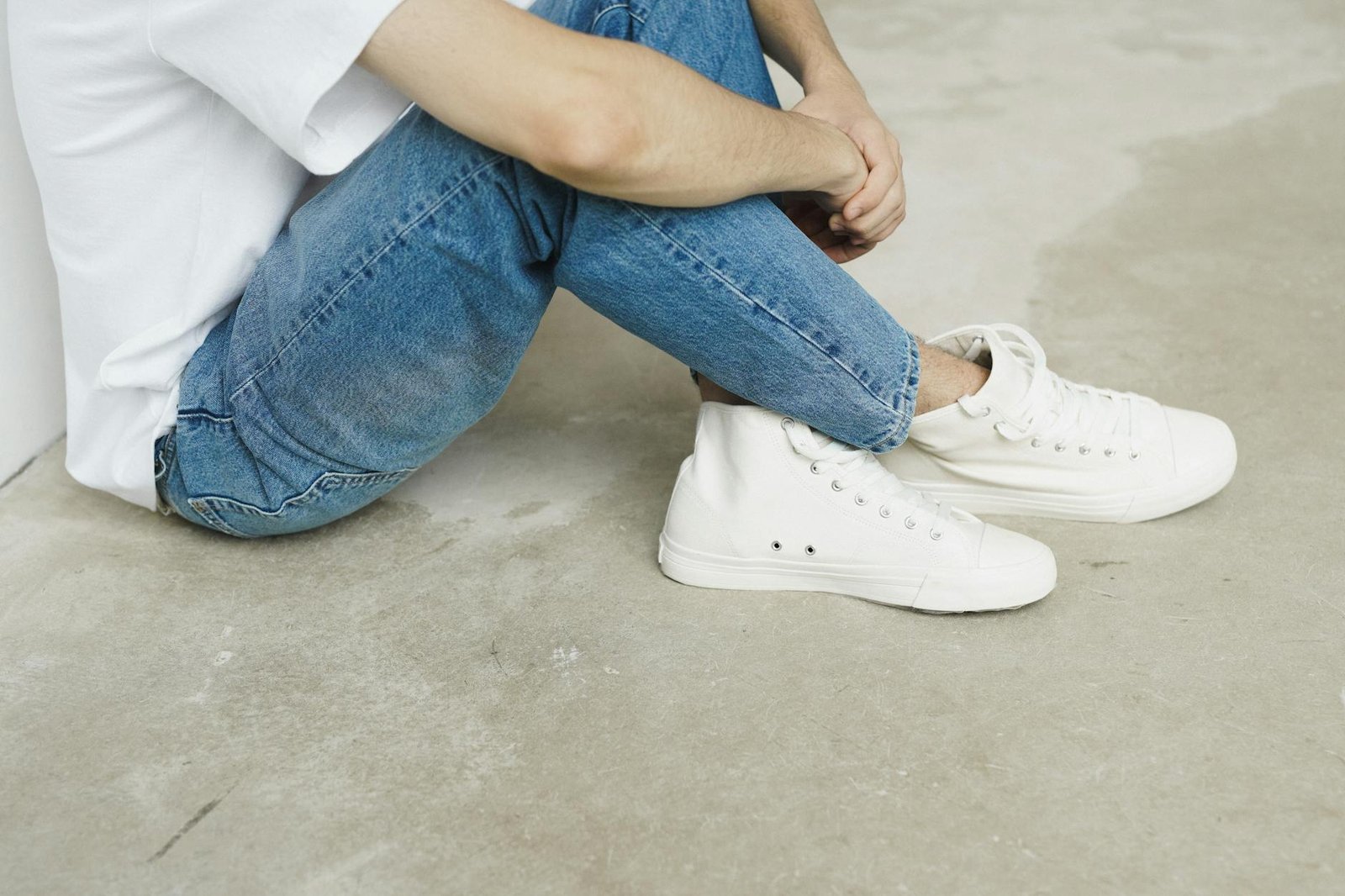 Normcore casual minimal outfit basic fashion clean