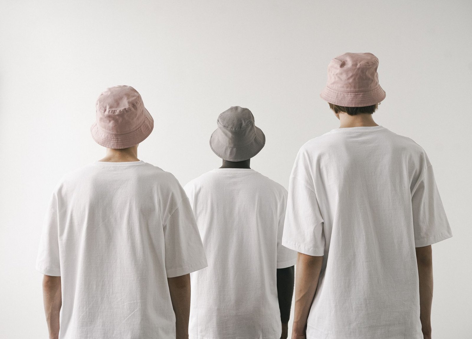 Bucket hat plain outfit normcore casual street style