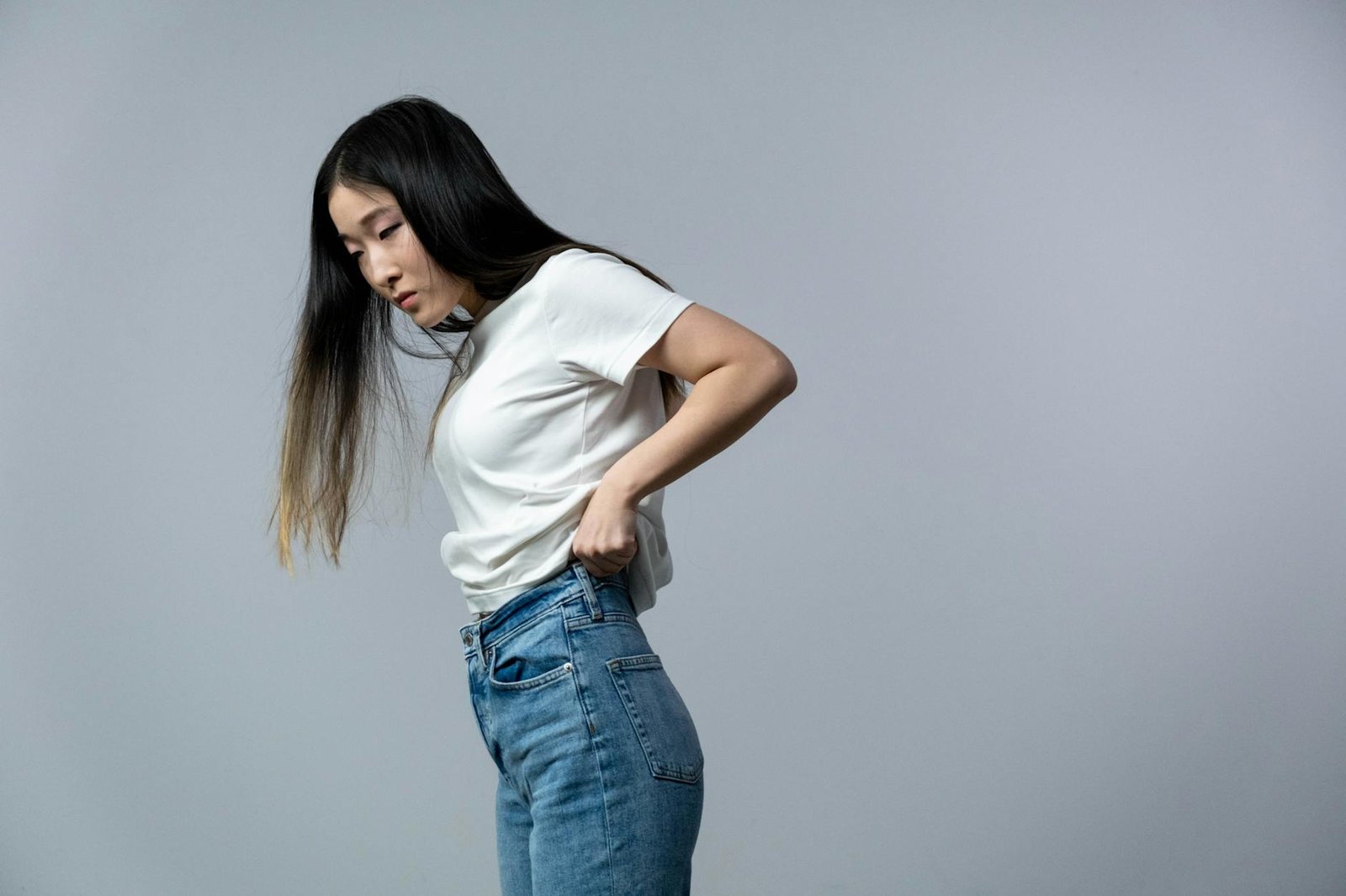 Normcore Aesthetic Outfits: How to Dress the Anti-Fashion Style That Became Fashion