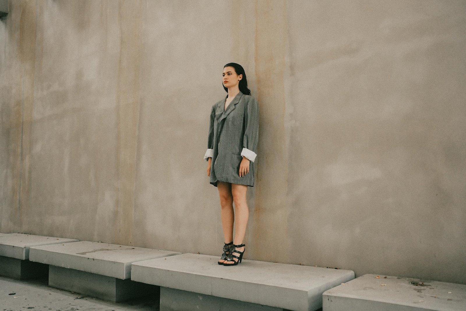Oversized Blazer Outfits: How to Style the Relaxed Blazer in 2026