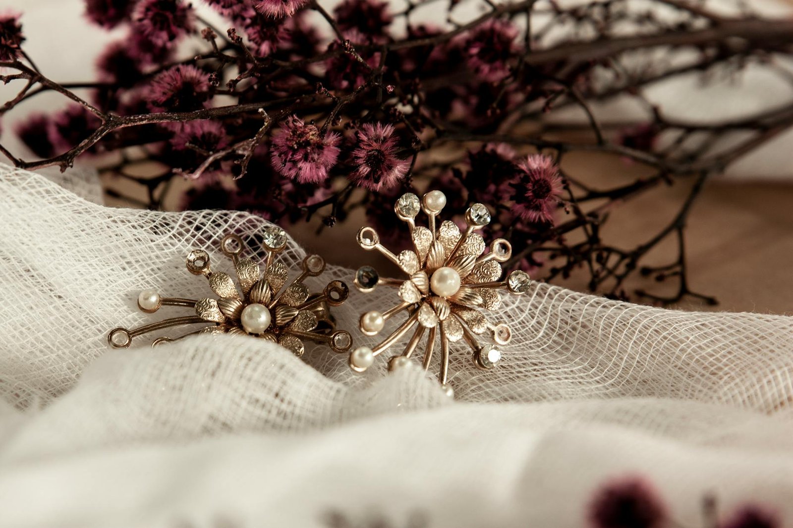 Regencycore pearl jewellery white floral feminine