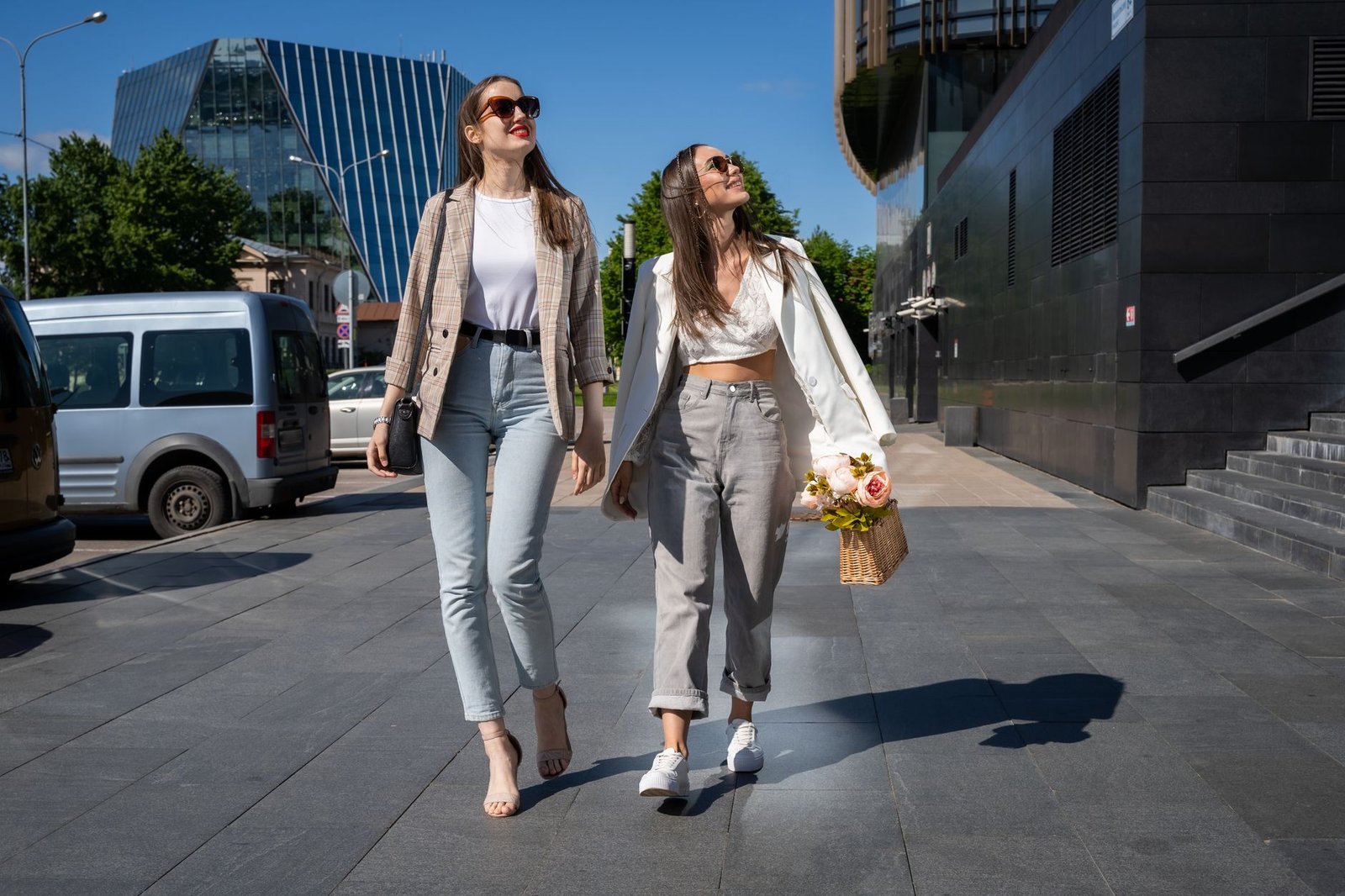 Summer date women fashion casual linen co-ord outdoor look