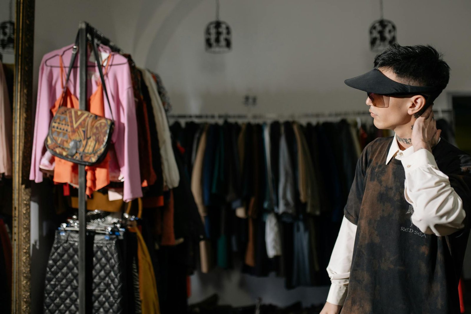 Vintage Fashion Tips: How to Find, Style, and Wear Vintage Clothing in 2026